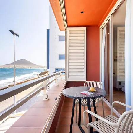 Spectacular Beachfront Loft-style Casa Corina Ii Lejlighed