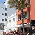 Spectacular Beachfront Loft-style Casa Corina Ii Lejlighed *