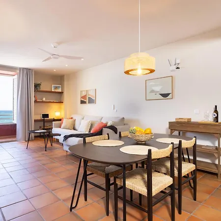 Spectacular Beachfront Loft-style Casa Corina Ii Apartment *