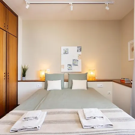 Spectacular Beachfront Loft-style Casa Corina Ii *