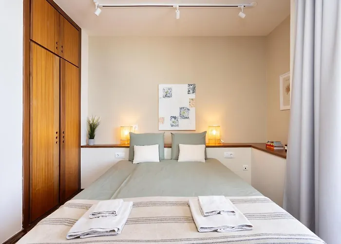 Spectacular Beachfront Loft-style Casa Corina Ii *